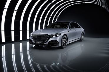 Die neue S-Klasse. Stuttgart, 2026.
Lackfarbe: Hightechsilber metallic
Exterieur: AMG Line; Night-Paket
Interieur: Exklusives Nappa-Leder macchiatobeige / magmagrau; Exklusiv-Paket 

The new S-Class. Stuttgart, 2026.
Exterior colour: Hightech silver metallic
Exterior: AMG Line; Night Package
Interior: Exclusive Nappa leather macchiatobeige / magmagrey; Exclusive Package