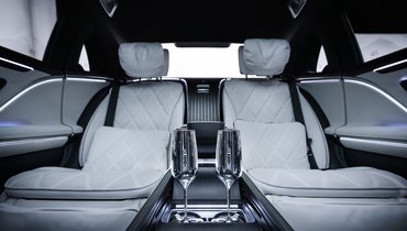 Die neue Mercedes-Maybach S-Klasse, 2026.
Mercedes-Maybach S 580 Night Series
Exterieur in obsidianschwarz metallic/m ojavesilber metallic
Interieur in MANUFAKTUR tiefweiß/schwarz pearl
Mercedes‑Maybach S 580 | Energieverbrauch kombiniert: 11,5-10,8 l/100 km | CO₂-Emissionen kombiniert: 263-247 g/km | CO₂-Klasse: G
The new Mercedes-Maybach S-Class, 2026.
Mercedes-Maybach S 580 Night Series
Exterior in obsidian black metallic/mojave silver metallic
Interior in MANUFAKTUR deep white/black pearl
Mercedes-Maybach S 580 | combined energy consumption: 11.5-10.8 l/100 km | combined CO₂ emissions: 263-247 g/km | CO₂ class: G