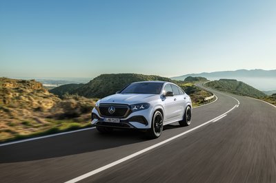 Das neue Mercedes-Benz GLE Coupé, 2026Lackierung: MANUFAKTUR opalithweiß brightPolsterung: Leder Nappa / Leder zweifarbig weiß / schwarz The new Mercedes-Benz GLE Coupé, 2026.Exterior: MANUFAKTUR opalite white brightInterior: Leather Nappa two-tone white/black