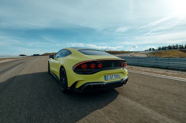 Das neue Mercedes-AMG GT 63 4-Türer Coupé, 2026.Mercedes-AMG GT 63 4-Türer Coupé | Energieverbrauch kombiniert 21,0-17,9 kWh/100 km | CO2 Emissionen kombiniert 0 g/km | CO2-Klasse: A;Mercedes-AMG GT 63 4-Türer Coupé | Energieverbrauch kombiniert 21,0-17,9 kWh/100 km | CO2 Emissionen kombiniert 0 g/km | CO2-Klasse: A*The all-new Mercedes-AMG GT 63 4-Door Coupé, 2026.Mercedes‑AMG GT 63 4-Door Coupé | combined energy consumption 21.0-17.9 kWh/100 km | combined CO2 emissions 0 g/km | CO2 class: A;Mercedes‑AMG GT 63 4-Door Coupé | combined energy consumption 21.0-17.9 kWh/100 km | combined CO2 emissions 0 g/km | CO2 class: A*
