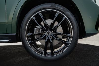 Der neue Mercedes-Benz GLS, 2026Lackierung: DARK PETROLPolsterung: MANUFAKTUR Nappa Leder tartuffobraun The new Mercedes-Benz GLS, 2026.Exterior: DARK PETROLInterior: MANUFAKTUR nappa leather truffle brown