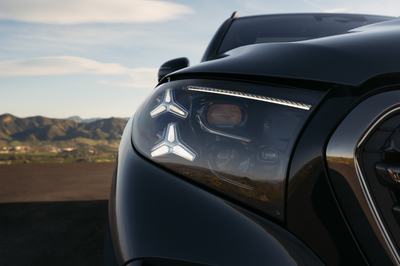 Der neue Mercedes-Benz GLS, 2026Lackierung: DARK PETROLPolsterung: MANUFAKTUR Nappa Leder tartuffobraun The new Mercedes-Benz GLS, 2026.Exterior: DARK PETROLInterior: MANUFAKTUR nappa leather truffle brown