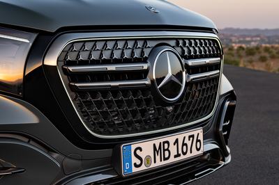 Der neue Mercedes-Benz GLS, 2026Lackierung: DARK PETROLPolsterung: MANUFAKTUR Nappa Leder tartuffobraun The new Mercedes-Benz GLS, 2026.Exterior: DARK PETROLInterior: MANUFAKTUR nappa leather truffle brown