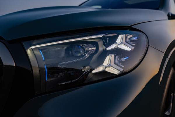 Der neue Mercedes-Benz GLS, 2026Lackierung: DARK PETROLPolsterung: MANUFAKTUR Nappa Leder tartuffobraun The new Mercedes-Benz GLS, 2026.Exterior: DARK PETROLInterior: MANUFAKTUR nappa leather truffle brown