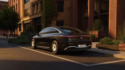 Mercedes-Benz EQS 580 4MATICLack: MANUFAKTUR black sparklingInnen: Exclusiv Nappa macchiatobeige / spacegreyMercedes-Benz EQS 580 4MATIC | Energieverbrauch kombiniert: 19,5-16,2 kWh/100 km | CO₂-Emissionen kombiniert: 0 g/km | CO₂-Klasse: A;Mercedes-Benz EQS 580 4MATIC | Energieverbrauch kombiniert: 19,5-16,2 kWh/100 km | CO₂-Emissionen kombiniert: 0 g/km | CO₂-Klasse: A*Mercedes-Benz EQS 580 4MATICLack: MANUFAKTUR black sparklingInnen: Exclusiv Nappa macchiatobeige / spacegreyMercedes-Benz EQS 580 4MATIC | energy consumption combined: 19.5-16.2 kWh/100 km | CO₂ emissions combined: 0 g/km | CO₂ class: A;Mercedes-Benz EQS 580 4MATIC | energy consumption combined: 19.5-16.2 kWh/100 km | CO₂ emissions combined: 0 g/km | CO₂ class: A*