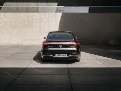 Mercedes-Benz EQS 580 4MATIC. Lack: MANUFAKTUR black sparkling. Innen: Exclusiv Nappa macchiatobeige / spacegrey Mercedes-Benz EQS 580 4MATIC | Energieverbrauch kombiniert: 19,5-16,2 kWh/100 km | CO₂-Emissionen kombiniert: 0 g/km | CO₂-Klasse: A;Mercedes-Benz EQS 580 4MATIC | Energieverbrauch kombiniert: 19,5-16,2 kWh/100 km | CO₂-Emissionen kombiniert: 0 g/km | CO₂-Klasse: A*Mercedes-Benz EQS 580 4MATIC. Paint: MANUFAKTUR black sparkling. Interior: Exclusiv Nappa macchiatobeige / spacegrey Mercedes-Benz EQS 580 4MATIC | Energieverbrauch kombiniert: 19,5-16,2 kWh/100 km | CO₂-Emissionen kombiniert: 0 g/km | CO₂-Klasse: A;Mercedes-Benz EQS 580 4MATIC | energy consumption combined: 19.5-16.2 kWh/100 km | CO₂ emissions combined: 0 g/km | CO₂ class: A*