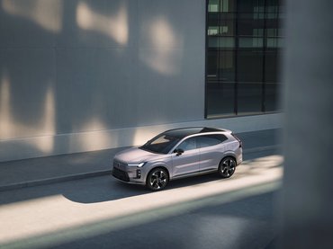 352168_Volvo_Cars_reveals_the_new_XC70_a_plug-in_hybrid_for_every_journey.jpg