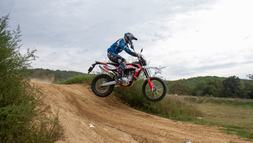 Itt minden a helyén történik: épített pálya, direkt erre a célra