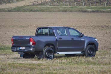 A dupla kabinos Hilux teherbírása 1077 kg
