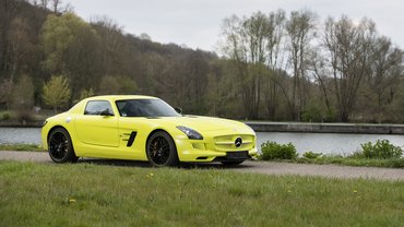 2013-Mercedes-Benz-SLS-AMG-Coupe-Electric-Drive- 0