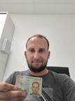 "Krzysztof" képet is küldött magáról, még hasonlít is az igazolványképére. Lehet, hogy nem is csaló? De akkor miért szívódott fel?