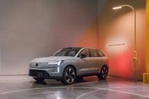 308397 Volvo EX90 at CES