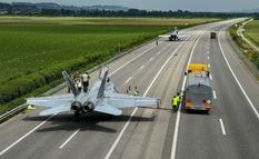 A gyakorlat a svájci légierő felvételén.