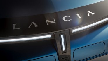 NUOVA LANCIA YPSILON EDIZIONE LIMITATA CASSINA (14)