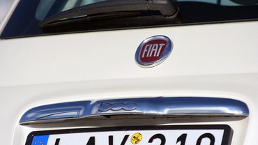 Hasonlít a régi rendszámtábla-világításához