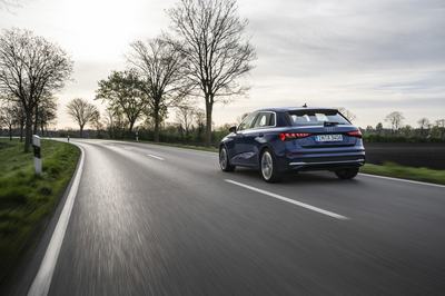 Dynamic photo,
Colour: Navarra blue