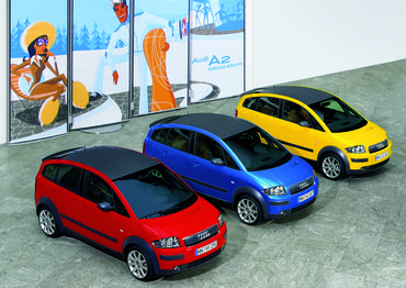 The Audi A2 was launched in 2000 – 25 years ago. The picture shows the special “colour.storm” edition in Misano red pearl effect, Sprint blue pearl effect and Imola yellow. (from left)