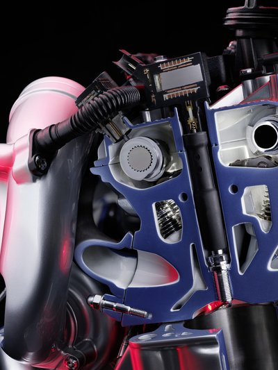 Section view of the valve train: Precise control for optimal gas exchange.