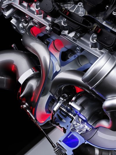 Complex exhaust routing with turbocharger: Maximum performance in a compact design