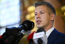 Budapest, 2026. április 17.Magyar Péter, a Tisza Párt elnöke, a párt delegációjának vezetõje, leendõ miniszterelnök az Országgyûlés alakuló ülését elõkészítõ tárgyalást követõen tartott sajtótájékoztatón az Országházban 2026. április 17-én.MTI/Hegedüs Róbert