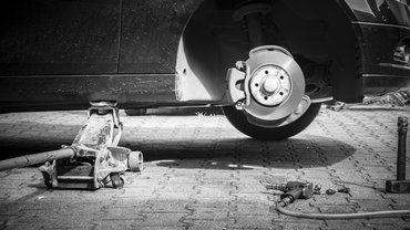 brake disc wheel change car breakdown