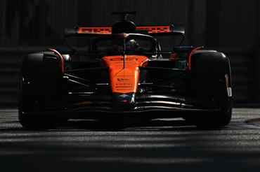 ABU DHABI, UNITED ARAB EMIRATES - DECEMBER 09: Pato O'Ward of Mexico driving the (89) McLaren MCL38 Mercedes on track during F1 Testing at Yas Marina Circuit on December 09, 2025 in Abu Dhabi, United Arab Emirates. (Photo by Rudy Carezzevoli/Getty Images)