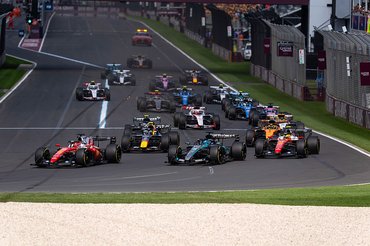 The race starts during the Formula 1 Qatar Airways Australian Grand Prix 2026 in Melbourne, Australia, on March 8, 2026. (Photo by Alessio Morgese/NurPhoto via Getty Images)