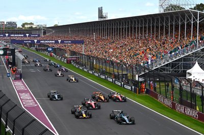 MELBOURNE, AUSTRALIA - MARCH 08: George Russell of Great Britain driving the (63) Mercedes AMG Petronas F1 Team W17 leads the field away for the start during the F1 Grand Prix of Australia at Albert Park Grand Prix Circuit on March 08, 2026 in Melbourne, Australia. (Photo by Mark Sutton - Formula 1/Formula 1 via Getty Images)