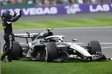 MELBOURNE, AUSTRALIA - MARCH 08: Valtteri Bottas of Finland and Cadillac F1 Team retires from the race during the F1 Grand Prix of Australia at Albert Park Grand Prix Circuit on March 08, 2026 in Melbourne, Australia. (Photo by Peter Fox/Getty Images)