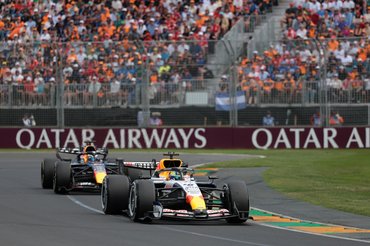 MELBOURNE, AUSTRALIA - MARCH 08: Arvid Lindblad of Great Britain driving the (41) Visa Cash App Racing Bulls VCARB 03 RB Ford leads Max Verstappen of the Netherlands driving the (3) Oracle Red Bull Racing RB22 Red Bull Ford on track during the F1 Grand Prix of Australia at Albert Park Grand Prix Circuit on March 08, 2026 in Melbourne, Australia. (Photo by Anni Graf - Formula 1/Formula 1 via Getty Images)