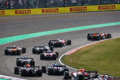 SUZUKA, JAPAN - MARCH 29: The race start during the F1 Grand Prix of Japan at Suzuka Circuit on March 29, 2026 in Suzuka, Japan. (Photo by Kym Illman/Getty Images)