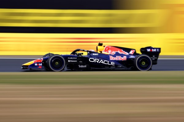 SUZUKA, JAPAN - MARCH 29: Max Verstappen of the Netherlands driving the (3) Oracle Red Bull Racing RB22 Red Bull Ford on track during the F1 Grand Prix of Japan at Suzuka Circuit on March 29, 2026 in Suzuka, Japan. (Photo by Mark Thompson/Getty Images)