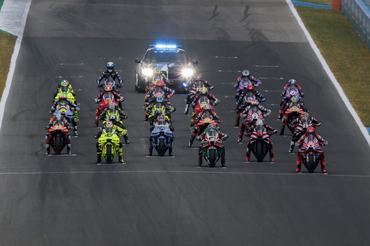 MotoGP riders start the Estrella Galicia 0,0 Grand Prix of Spain Sprint Race at Circuito de Jerez in Jerez de la Frontera, Spain, on April 25, 2026. (Photo by Jose Luis Contreras/NurPhoto via Getty Images)