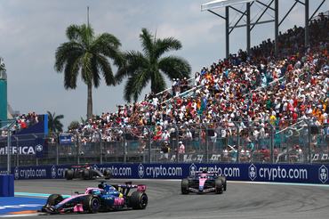 MIAMI, FLORIDA - MAY 02: Pierre Gasly of France driving the (10) Alpine F1 A526 Mercedes leads Franco Colapinto of Argentina driving the (43) Alpine F1 A526 Mercedes on track during the Sprint ahead of the F1 Grand Prix of Miami at Miami International Autodrome on May 02, 2026 in Miami, Florida. (Photo by Andy Hone/LAT Images)