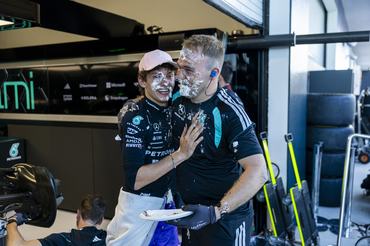 MIAMI, FLORIDA - MAY 02: Pole position qualifier Andrea Kimi Antonelli of Italy and Mercedes AMG Petronas F1 Team celebrates with his team during qualifying ahead of the F1 Grand Prix of Miami at Miami International Autodrome on May 02, 2026 in Miami, Florida. (Photo by Sam Bloxham/LAT Images)