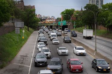 Traffic on the Brooklyn Queens Expressway (BQE) in the Brooklyn borough of New York, US, on Friday, May 22, 2026. Gasoline will be a pain point for travelers this Memorial Day weekend, with the average nationwide retail price now less than 50 cents away from an all-time high. Photographer: Adam Gray/Bloomberg via Getty Images