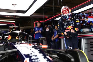 MONTREAL, QUEBEC - MAY 23: Max Verstappen of the Netherlands and Oracle Red Bull Racing prepares to drive in the garage during qualifying ahead of the F1 Grand Prix of Canada at Circuit Gilles-Villeneuve on May 23, 2026 in Montreal, Quebec. (Photo by Mark Thompson/Getty Images)