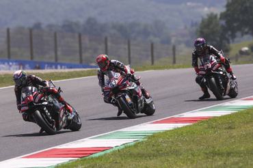 SCARPERIA, ITALY - MAY 31: Marco Bezzecchi of Italy riding the Aprilia Racing bike (72) during the MotoGP of Italy at Mugello Circuit on May 31, 2026 in Scarperia, Italy. (Photo by Gold & Goose Photography/Getty Images)