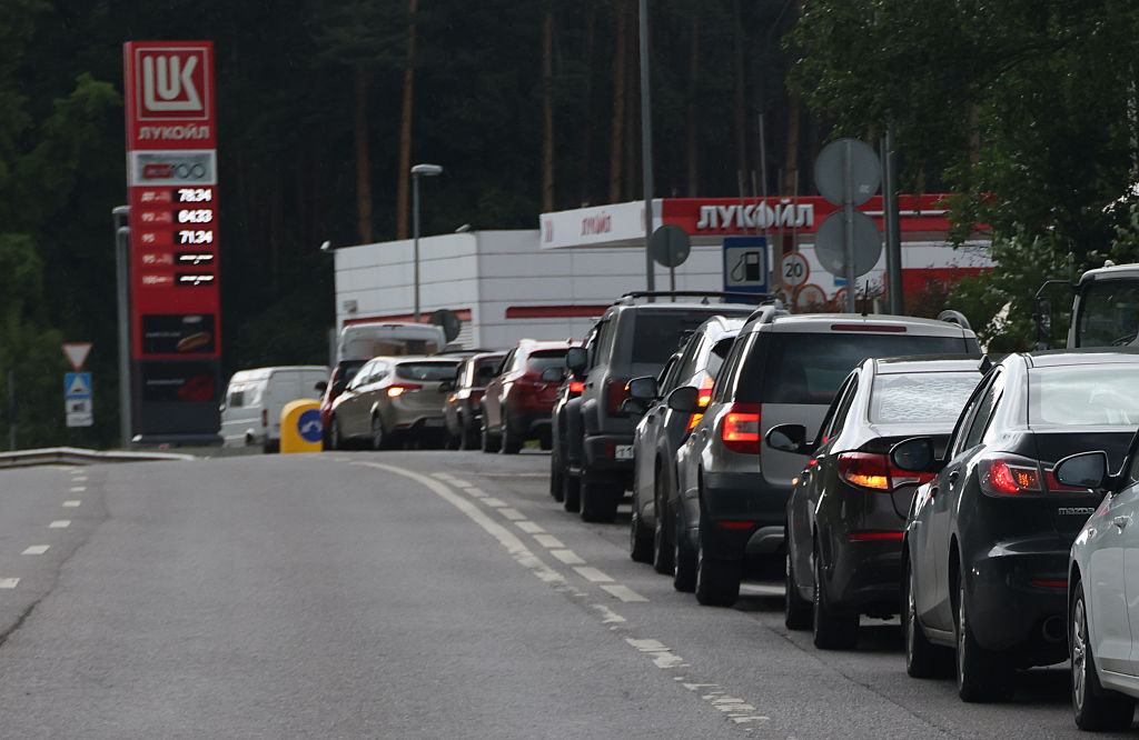 NAKHABINO, RUSSIA - JULY 8: Cars stand in line for gasoline at a Lukoil gas station on July 8, 2026 in Nakhabino outside of Moscow, Russia. Russian cities are experiencing a shortage of automobile fuel caused by numerous Ukrainian drone attacks on oil refineries. (Photo by Contributor/Getty Images)