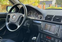 BMW 525i (E39)