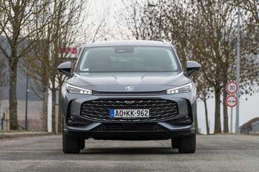 MG_HS- Hybrid+-03.jpg