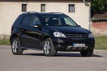 Mercedes-ML-280-CDI-2006-02.jpg