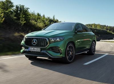 Das neue Mercedes-AMG GLE 63 S 4MATIC+ Coupé, 2026.

Mercedes-AMG GLE 63 S 4MATIC+ Coupé | Energieverbrauch kombiniert 13,4-13,1 l/100 km | CO2 Emissionen kombiniert 303-297 g/km | CO2 Klasse: G1

[1] Die Angaben sind vorläufig. Es liegen bislang weder bestätigte Werte von einer amtlich anerkannten Prüforganisation noch eine EG-Typgenehmigung noch eine Konformitätsbescheinigung mit amtlichen Werten vor. Abweichungen zwischen den Angaben und den amtlichen Werten sind möglich. 

The new Mercedes-AMG GLE 63 S 4MATIC+ Coupé, 2026.

Mercedes‑AMG GLE 63 S 4MATIC+ Coupé | Energy consumption combined 13.4-13.1 l/100 km | CO2 emissions combined 303-297 g/km | CO2 class: G1

[1] The figures are preliminary. No confirmed values from an officially recognized testing organization, EC type approval, or certificate of conformity with official values are available at this time. Deviations between the figures and the official values are possible.