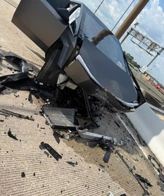 Tesla_crash