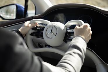 Steer-by-Wire wird RealitÃ¤t bei Mercedes-Benz: vÃ¶llig neuartiges LenkgefÃ¼hl kombiniert mit maximaler Sicherheit Steer-by-wire becomes reality at Mercedes-Benz: a completely new steering experience combined with maximum safety